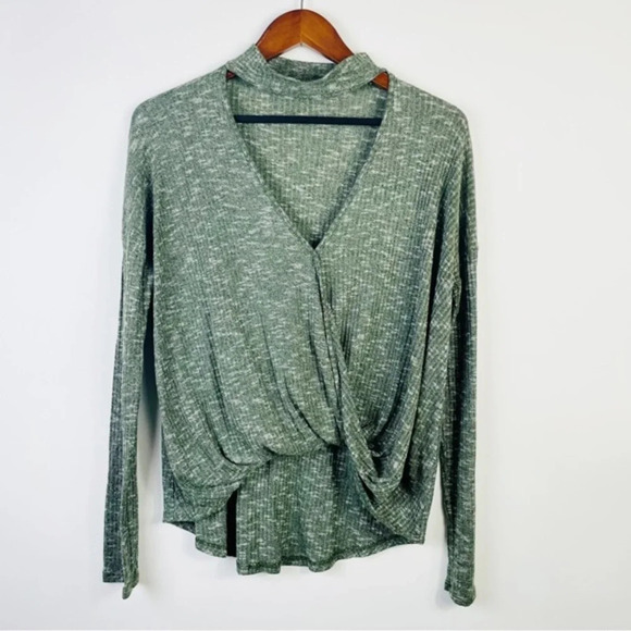 CY Fashion | Olive Green Long-Sleeve‎ Choker-Strap Top Medium - Picture 3 of 6